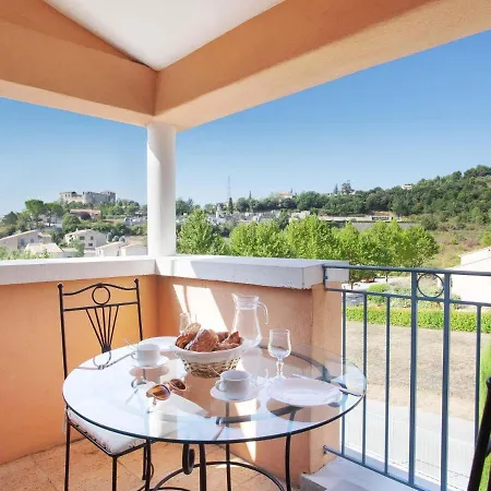 House With Sleeping Alcove Near The Luberon *