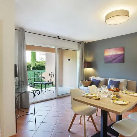 House With Sleeping Alcove Near The Luberon *